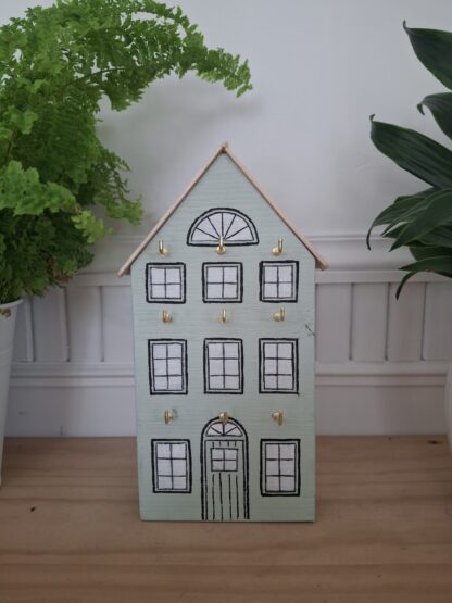 Maison décorative en bois avec crochets dorés, vert clair (20 cm)