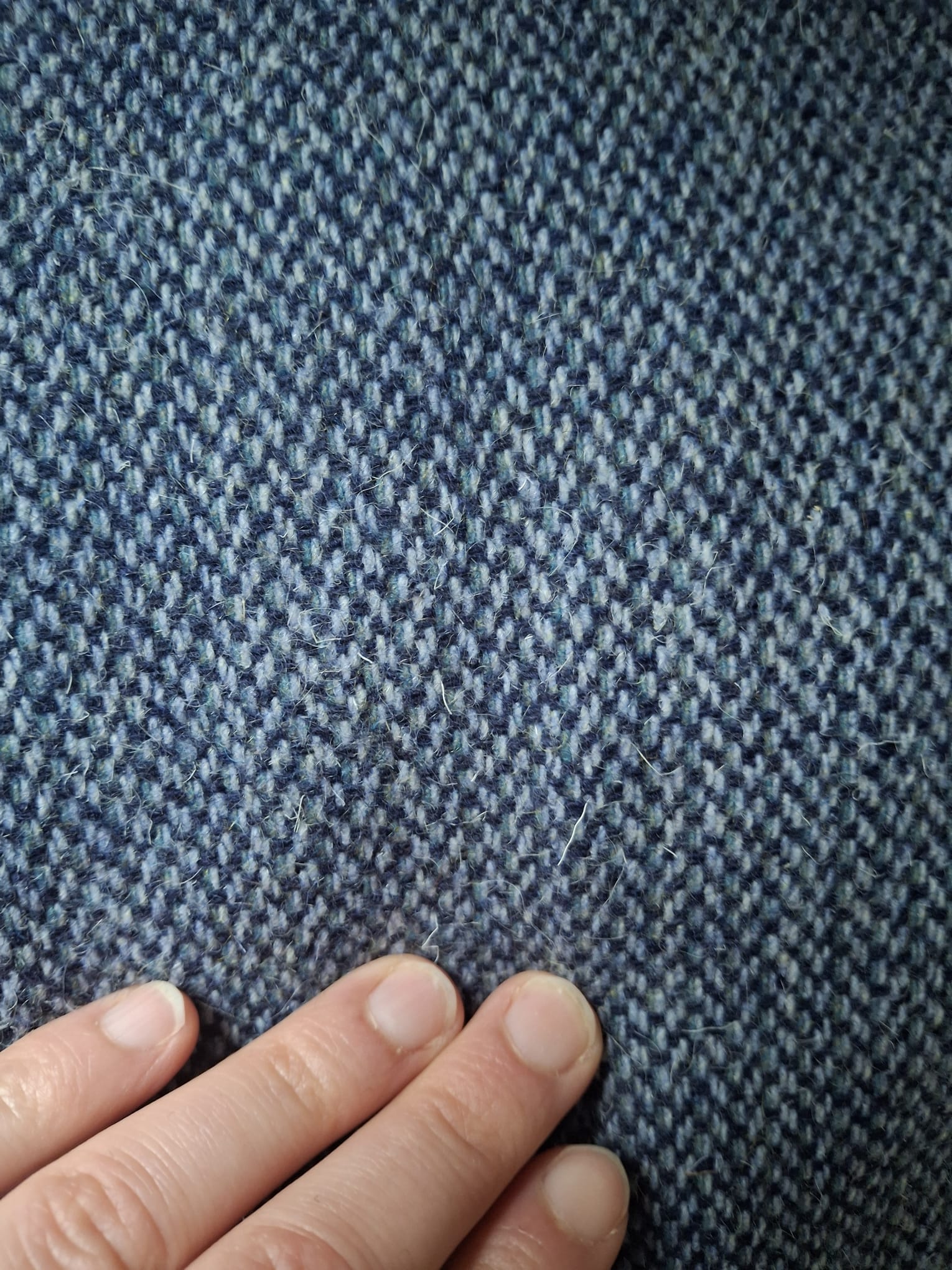 Coupon tissu en laine et polyester (40% laine) bleu chiné, 1m45 X 1m20 – Image 4